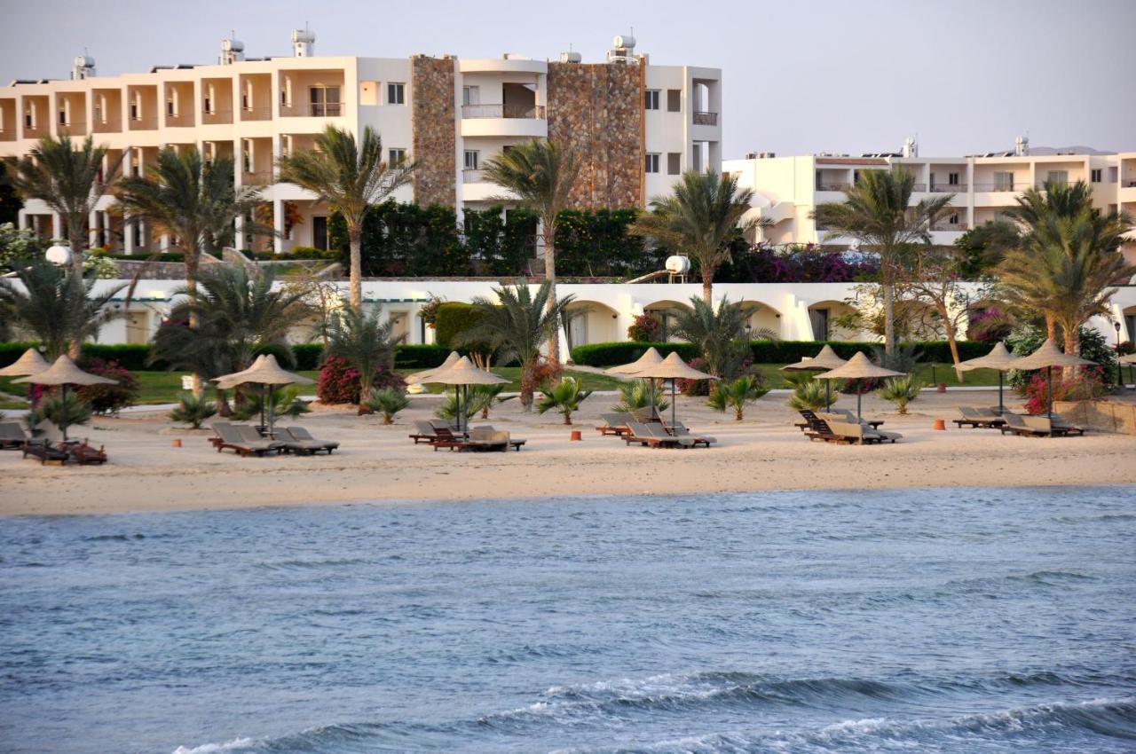 Royal Brayka Beach Resort Abu Dabab Exterior photo