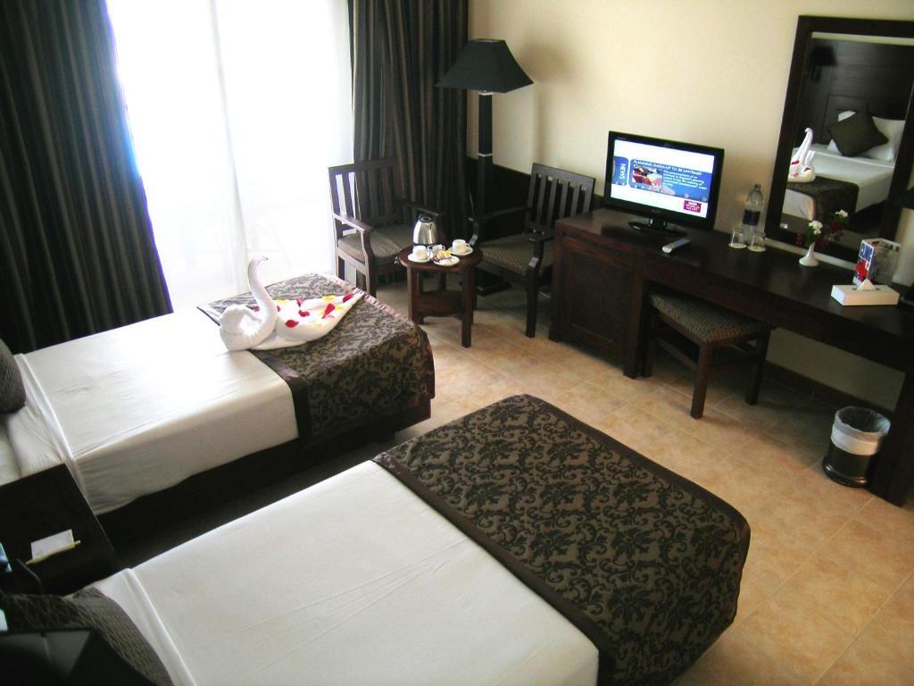 Royal Brayka Beach Resort Abu Dabab Room photo